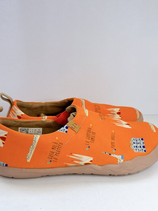 Men’s Size 10 UIN Casa Mila La Pedrera Barcelona Art Slip-On Shoes Orange Canvas main image 7